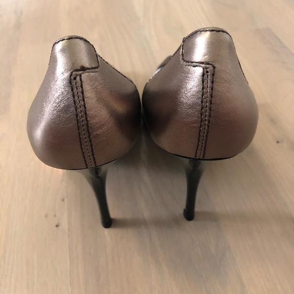 Burberry Heels - Picture 3 of 8